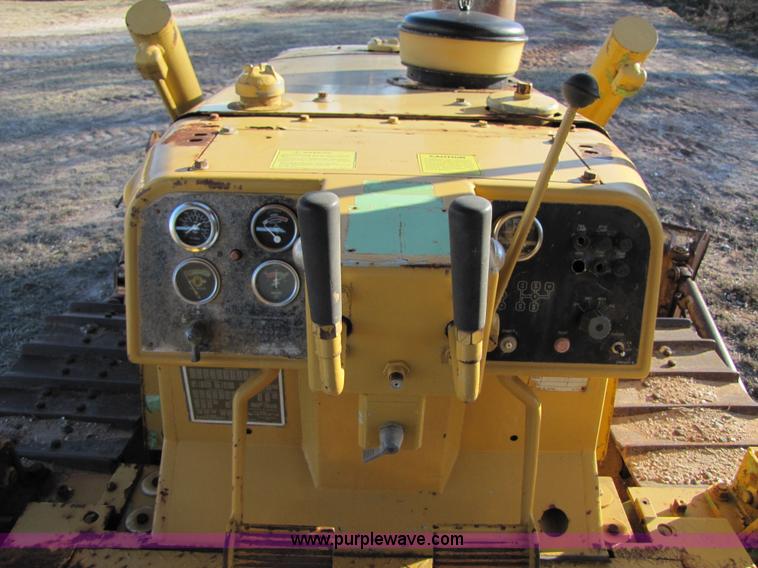 image for item B2238 1980 Caterpillar D5B dozer