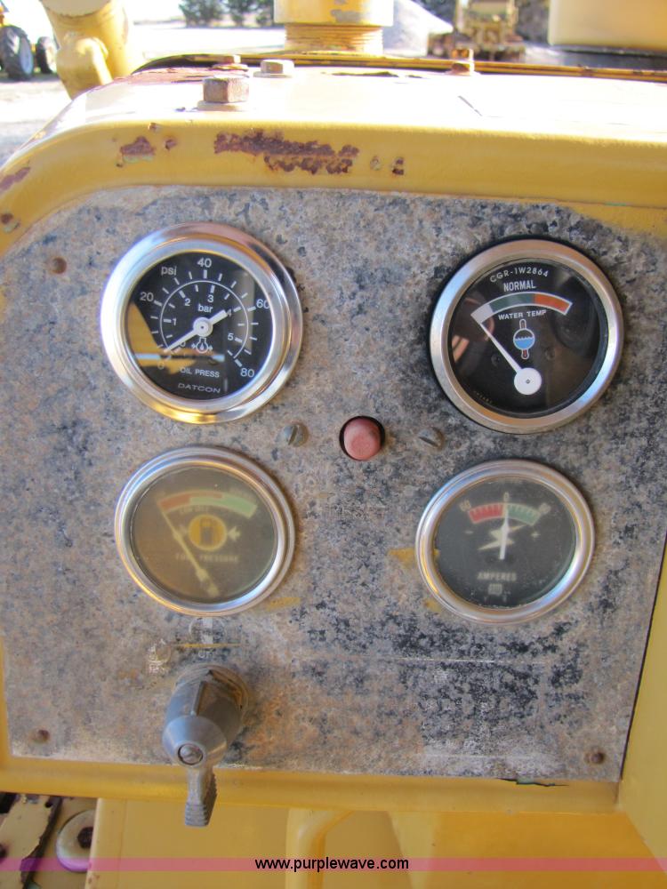 image for item B2238 1980 Caterpillar D5B dozer