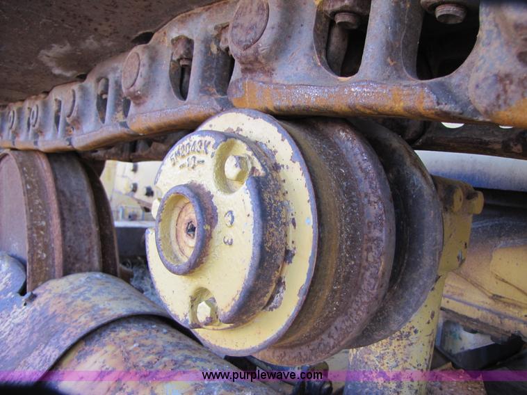 image for item B2238 1980 Caterpillar D5B dozer