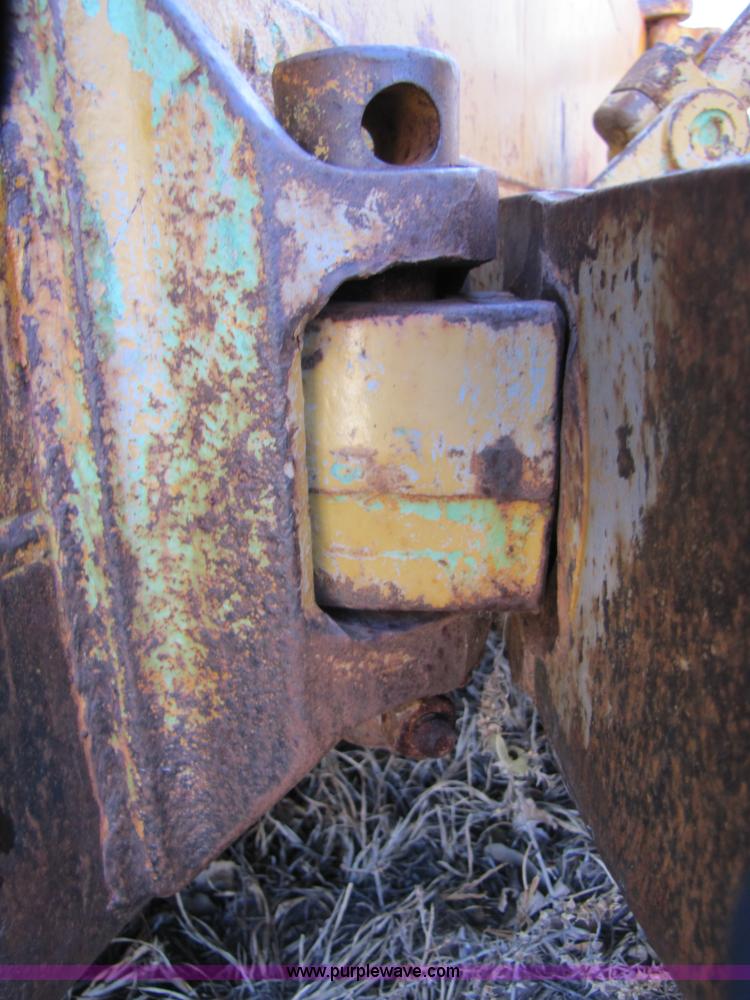 image for item B2238 1980 Caterpillar D5B dozer