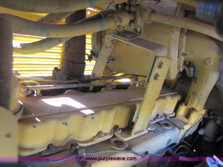 image for item B2238 1980 Caterpillar D5B dozer