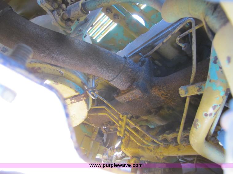 image for item B2238 1980 Caterpillar D5B dozer