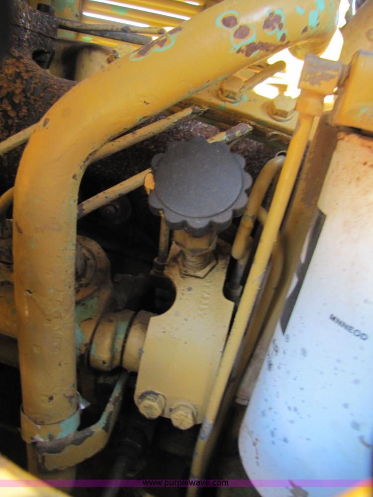image for item B2238 1980 Caterpillar D5B dozer
