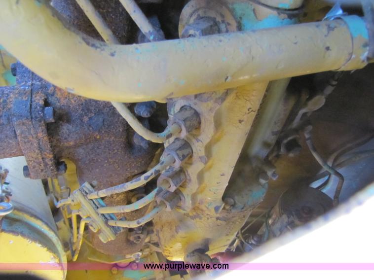 image for item B2238 1980 Caterpillar D5B dozer