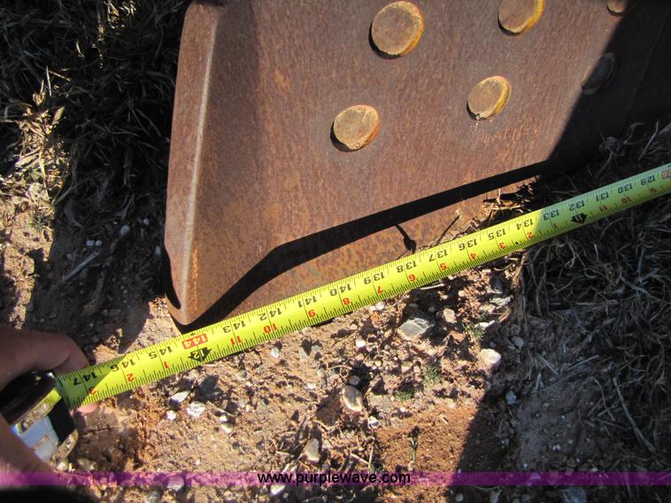 image for item B2238 1980 Caterpillar D5B dozer