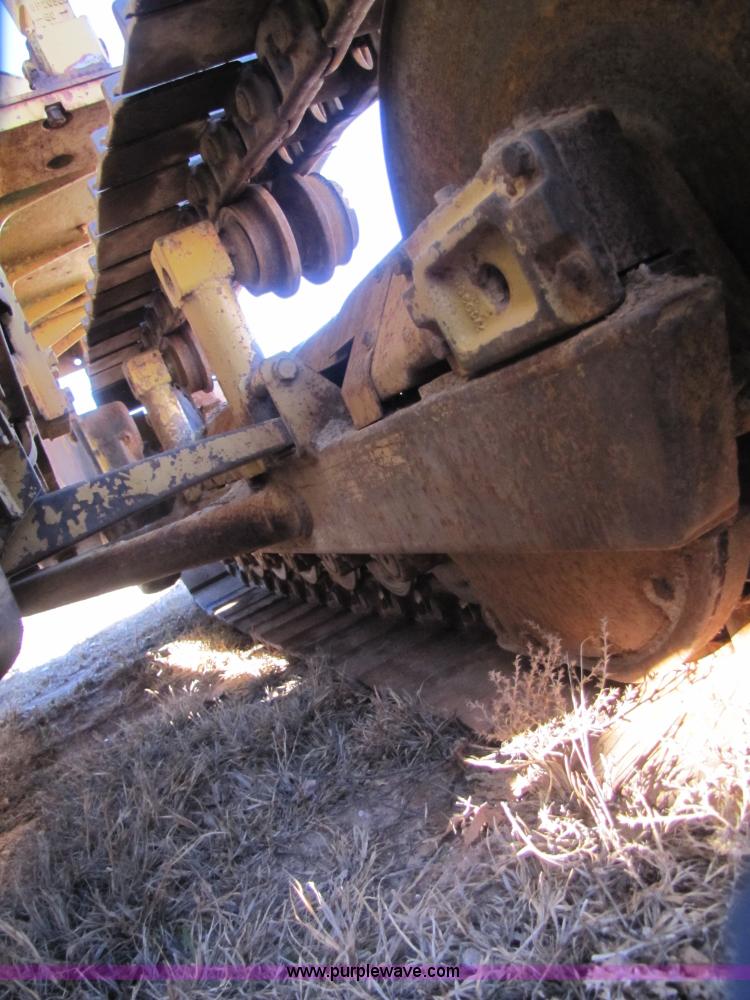 image for item B2238 1980 Caterpillar D5B dozer