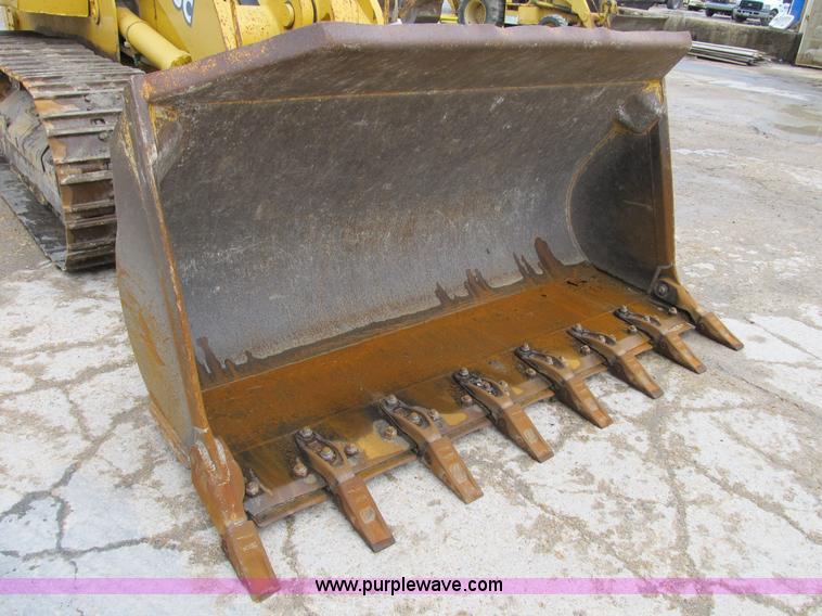image for item B2619 2000 John Deere 655C track loader