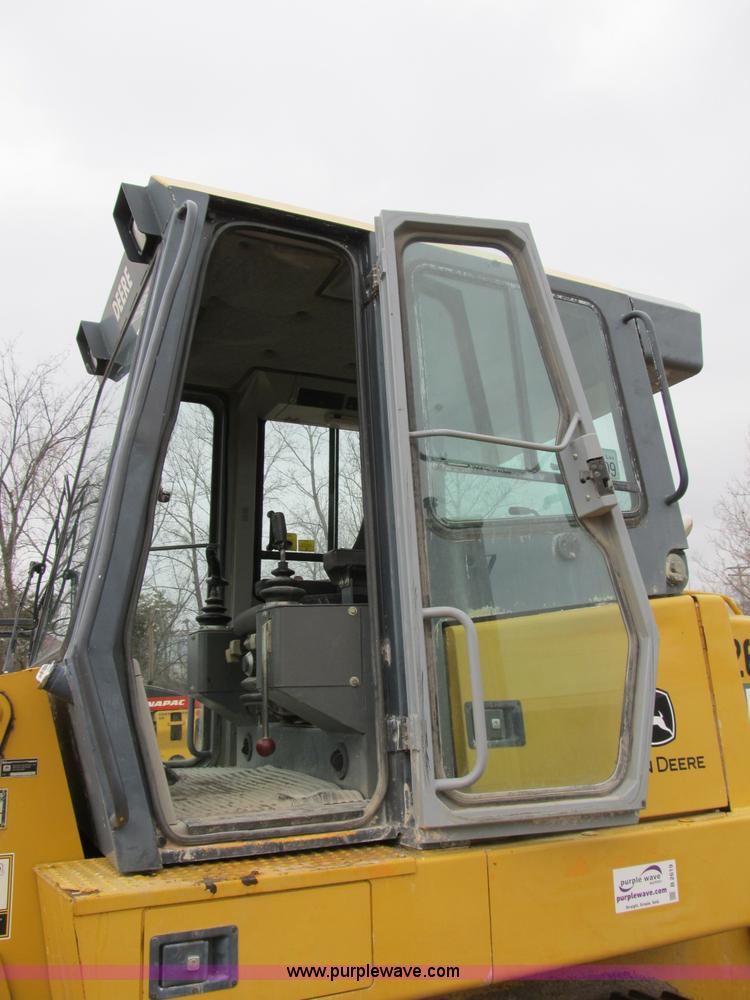 image for item B2619 2000 John Deere 655C track loader