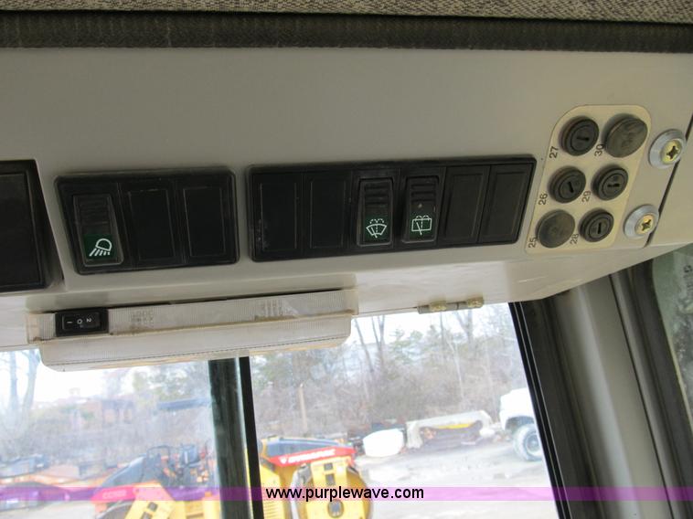 image for item B2619 2000 John Deere 655C track loader