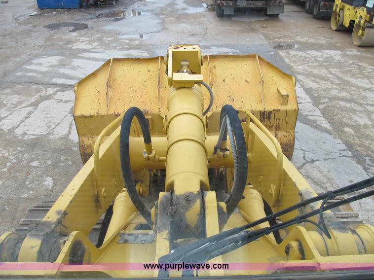 image for item B2619 2000 John Deere 655C track loader