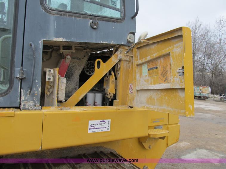 image for item B2619 2000 John Deere 655C track loader