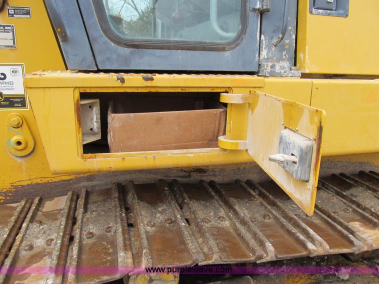 image for item B2619 2000 John Deere 655C track loader