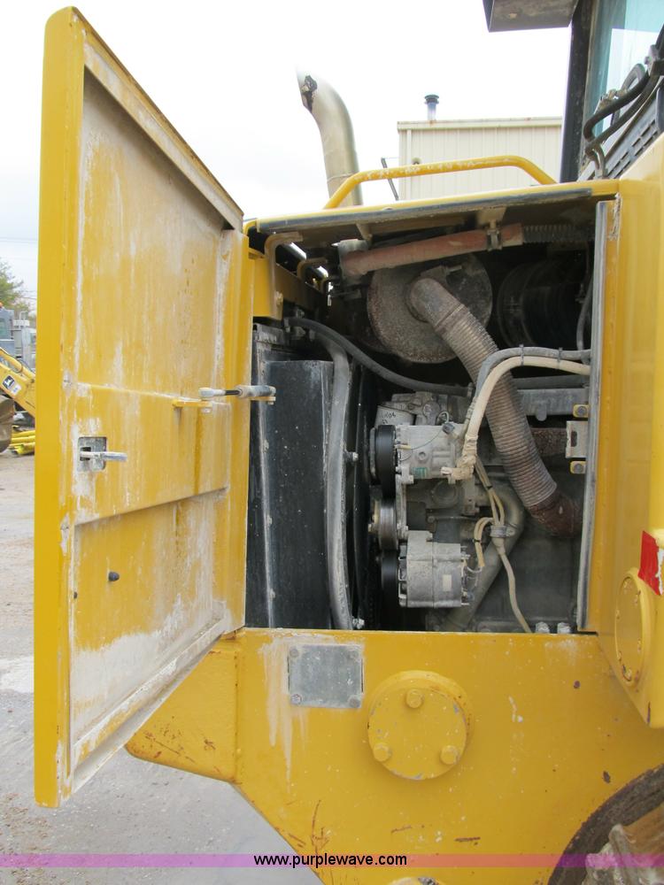 image for item B2619 2000 John Deere 655C track loader