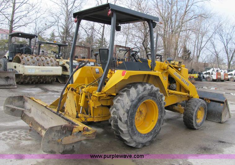 image for item B2622 1989 John Deere 210C landscape loader