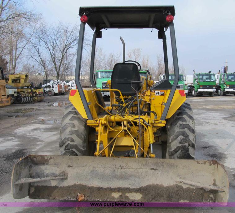 image for item B2622 1989 John Deere 210C landscape loader