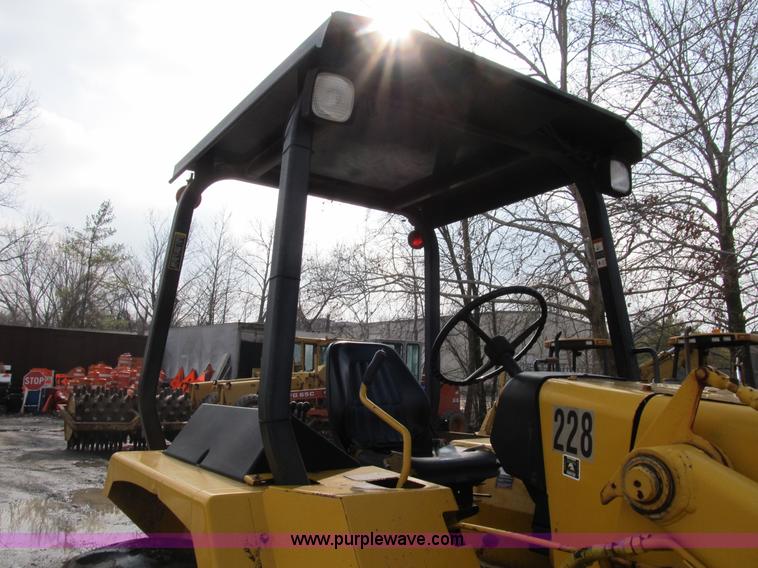 image for item B2622 1989 John Deere 210C landscape loader