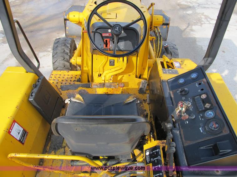 image for item B2622 1989 John Deere 210C landscape loader