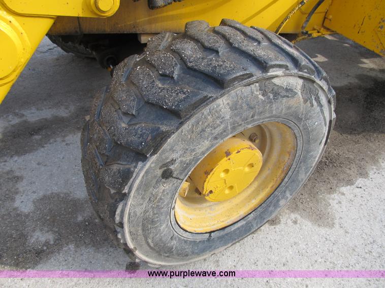 image for item B2622 1989 John Deere 210C landscape loader