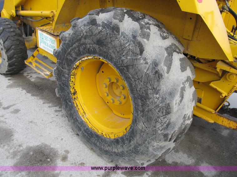 image for item B2622 1989 John Deere 210C landscape loader