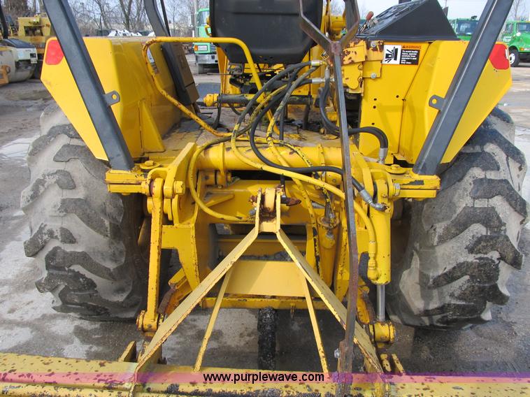 image for item B2622 1989 John Deere 210C landscape loader