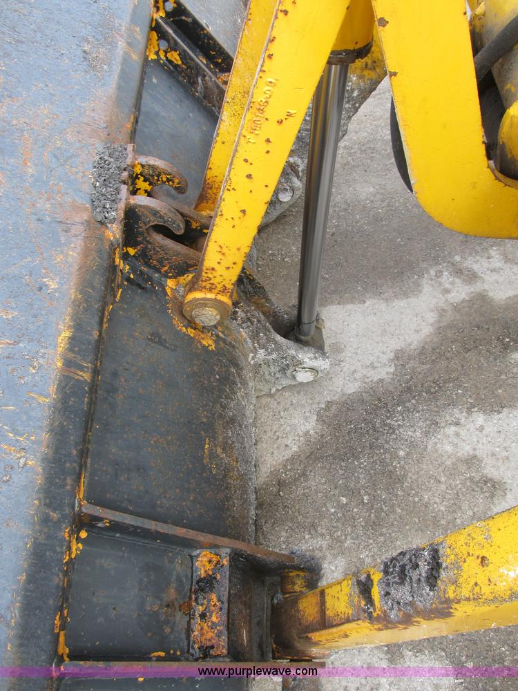 image for item B2622 1989 John Deere 210C landscape loader