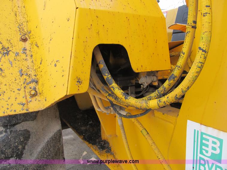 image for item B2622 1989 John Deere 210C landscape loader