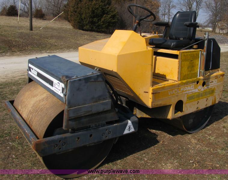 image for item B2632 2001 Stone Wolfpac 4000 double drum roller