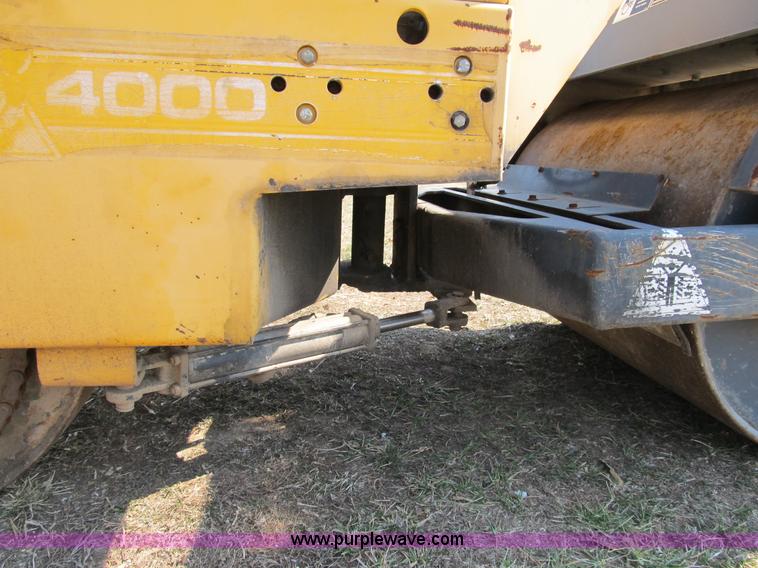 image for item B2632 2001 Stone Wolfpac 4000 double drum roller