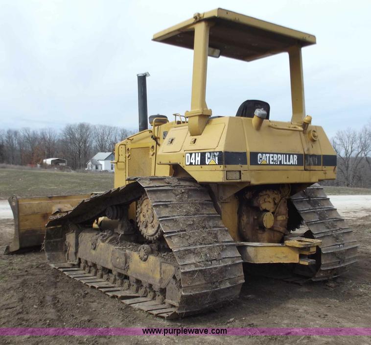 image for item B6285 1990 Caterpillar D4H dozer