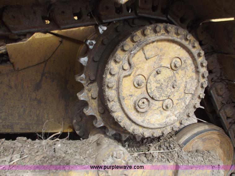 image for item B6285 1990 Caterpillar D4H dozer