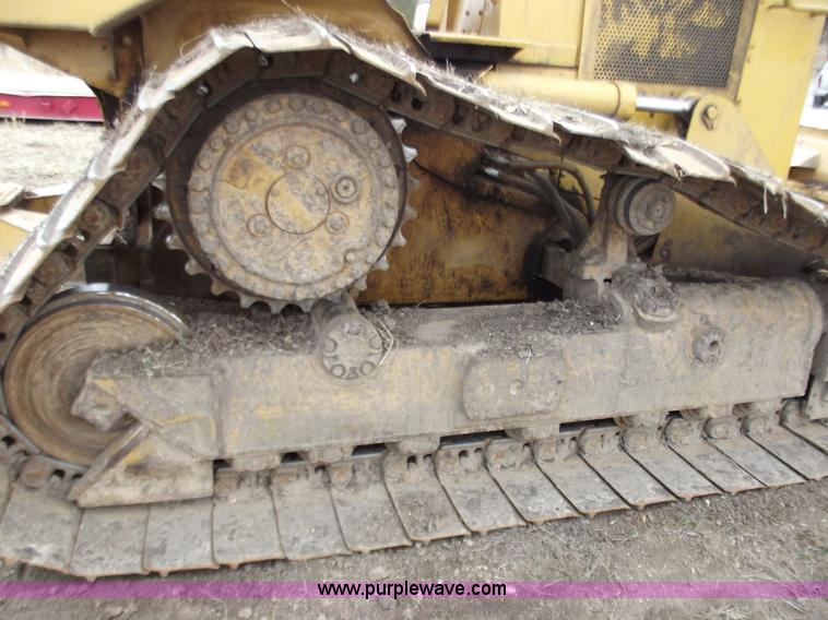 image for item B6285 1990 Caterpillar D4H dozer