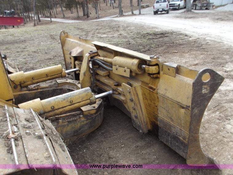 image for item B6285 1990 Caterpillar D4H dozer