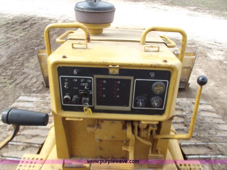 image for item B6285 1990 Caterpillar D4H dozer