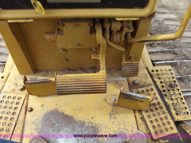 image for item B6285 1990 Caterpillar D4H dozer