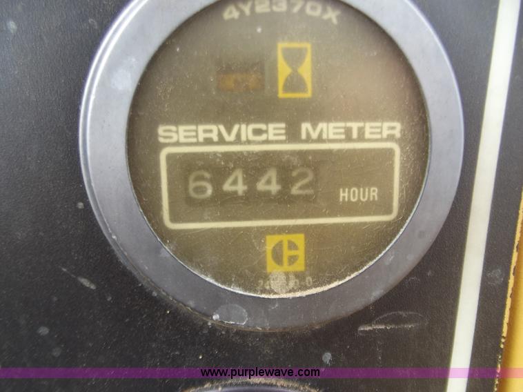 image for item B6285 1990 Caterpillar D4H dozer