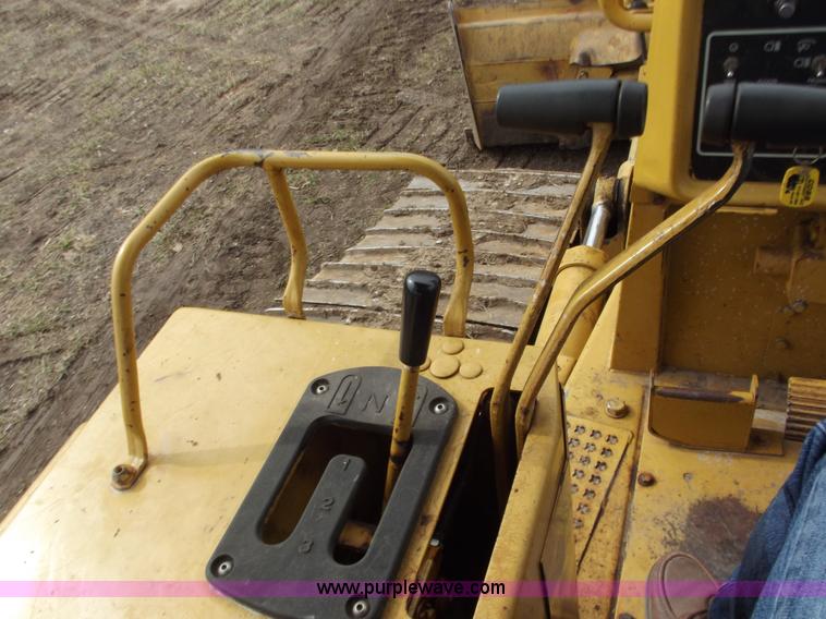 image for item B6285 1990 Caterpillar D4H dozer