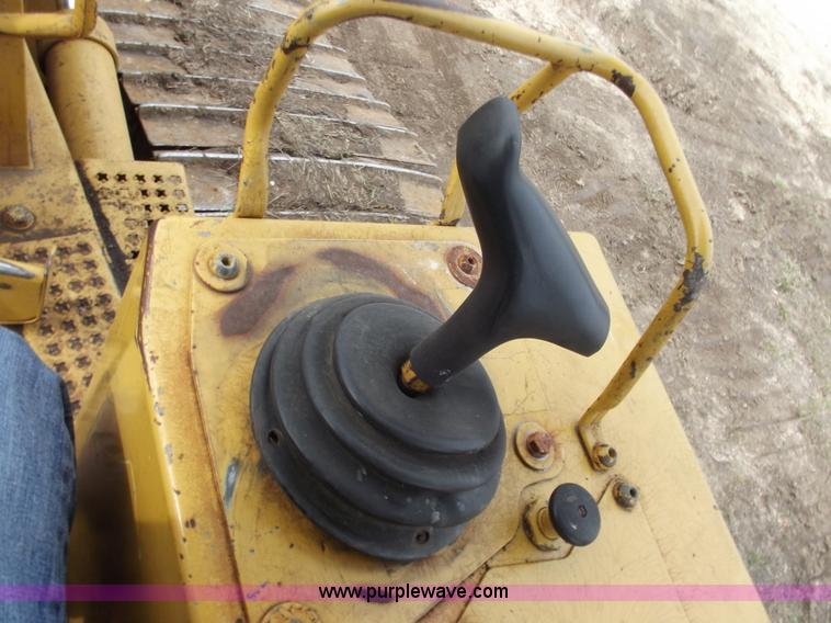 image for item B6285 1990 Caterpillar D4H dozer