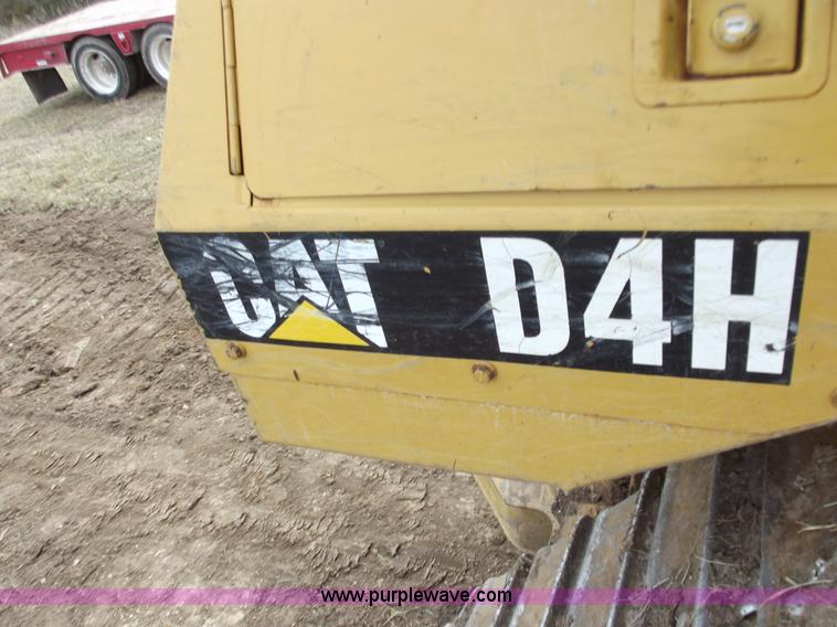 image for item B6285 1990 Caterpillar D4H dozer
