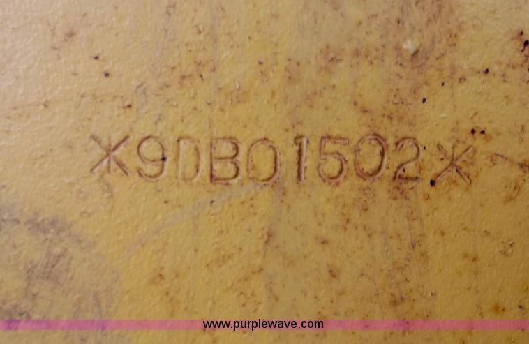 image for item B6285 1990 Caterpillar D4H dozer