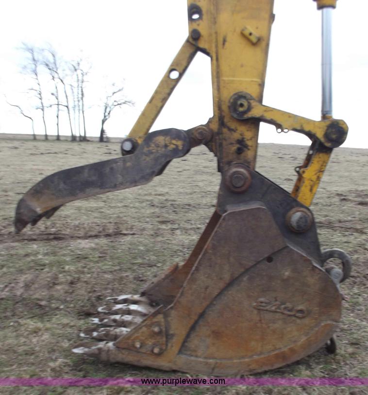 image for item B6286 2002 JCB JS220 excavator