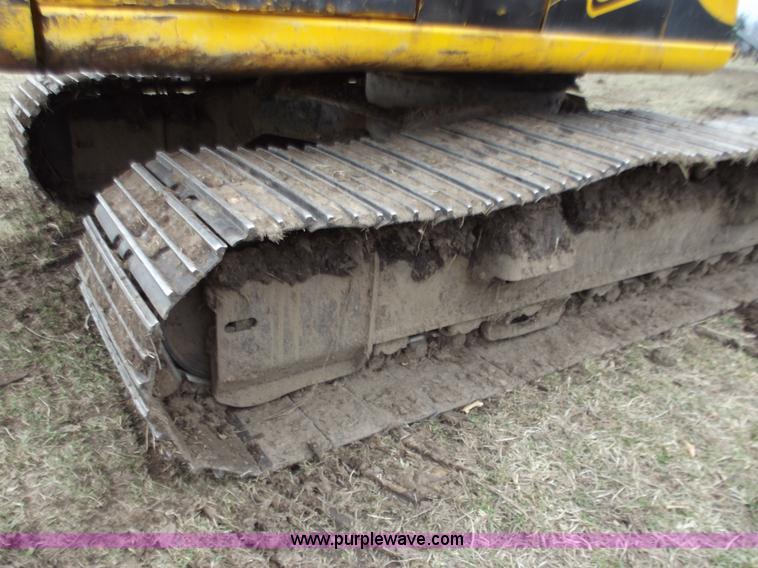 image for item B6286 2002 JCB JS220 excavator