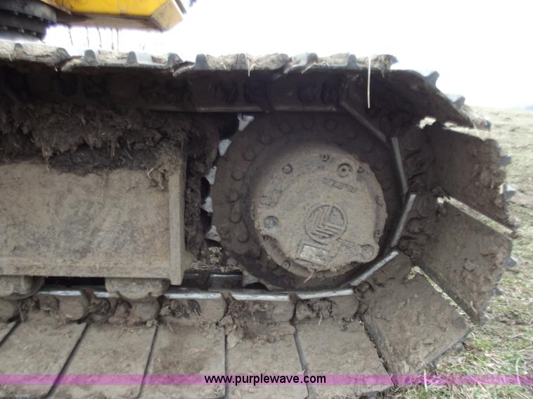 image for item B6286 2002 JCB JS220 excavator
