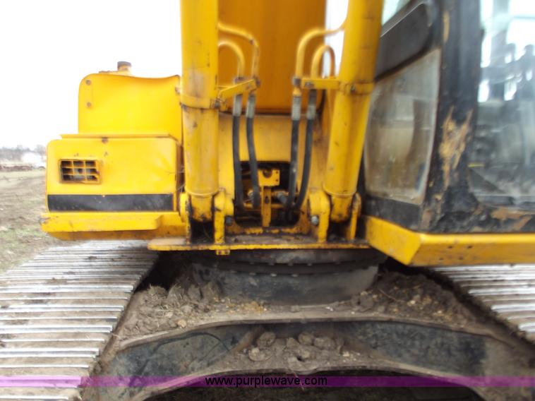 image for item B6286 2002 JCB JS220 excavator