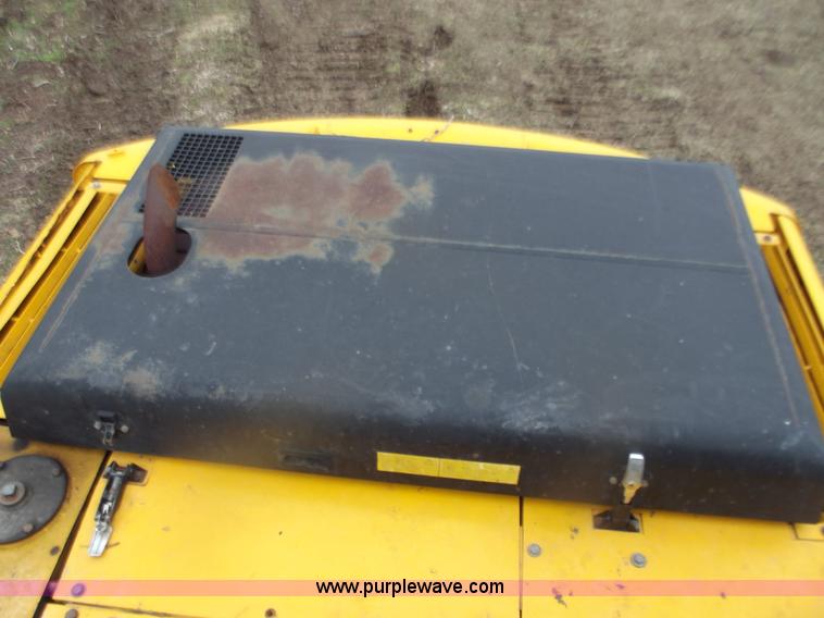 image for item B6286 2002 JCB JS220 excavator