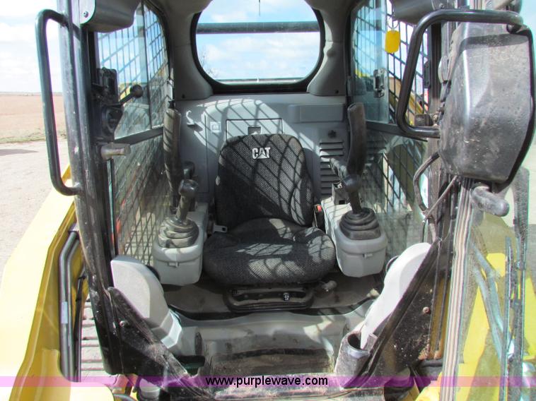 image for item B7145 2007 Caterpillar 287C skid loader