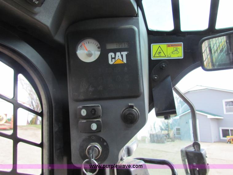image for item B7145 2007 Caterpillar 287C skid loader