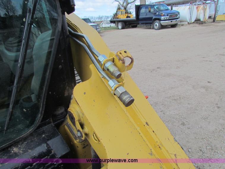image for item B7145 2007 Caterpillar 287C skid loader