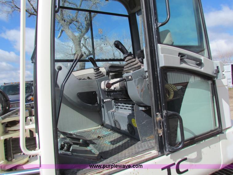 image for item B7146 2006 Terex TC125 excavator