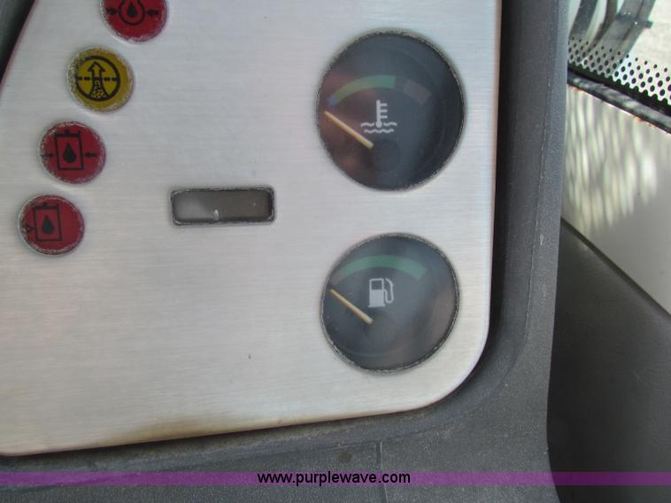 image for item B7146 2006 Terex TC125 excavator