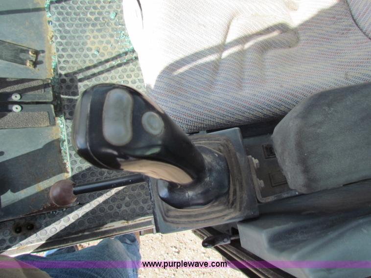 image for item B7146 2006 Terex TC125 excavator